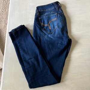 Curvy skinny jeans, low cut